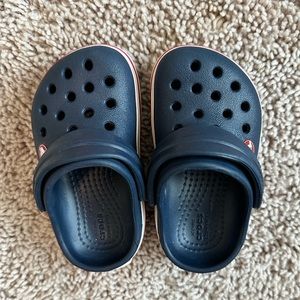 Size 6 toddler crocs crocband clog blue with red/white stripe like new
